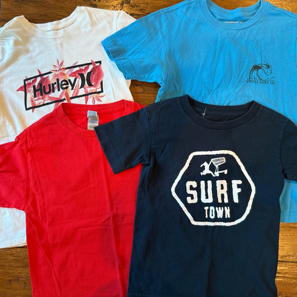 Lots of Boys T-shirts - Size small